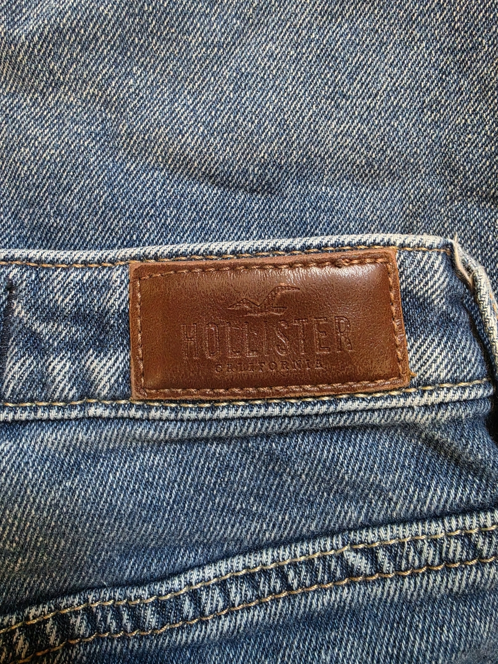 Hollister Ultra High-Rise Mom Jeans Medium Wash Size 0 Regular - Picture 4 of 6